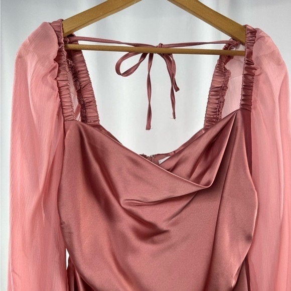 NEW WeWoreWhat Square Neck Satin Long Sleeve Mini Dress in Rosewood Pink Size 8 - Picture 3 of 5